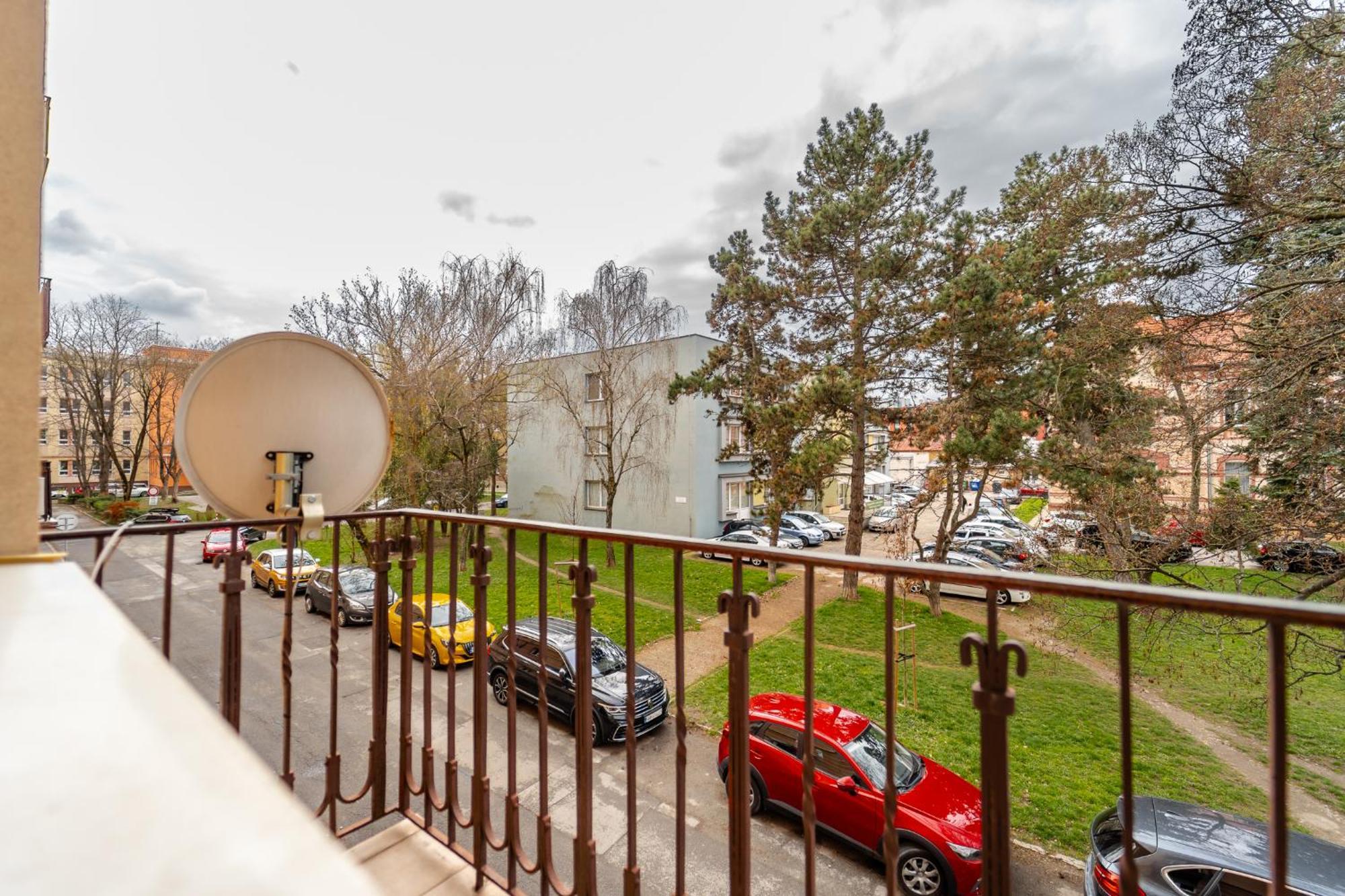Ah Park Angelinum Apartment Кошице Екстериор снимка